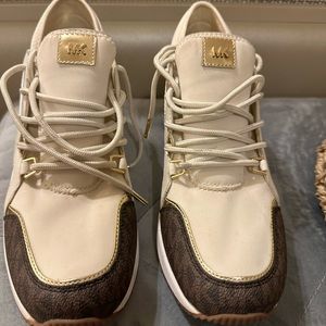 Michael Kors women’s shoes👟🔥❤️🥰